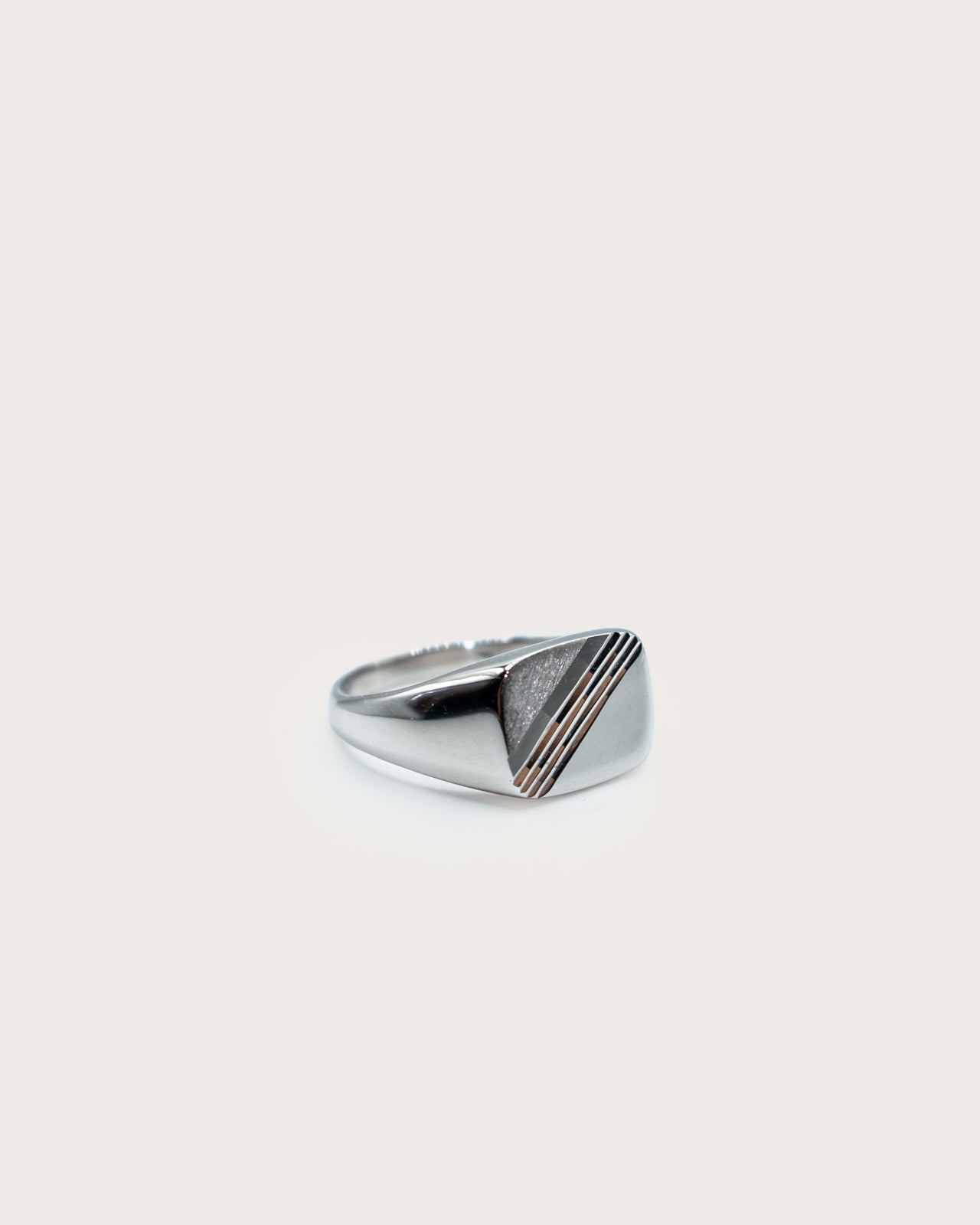 Line Cut Signet Ring