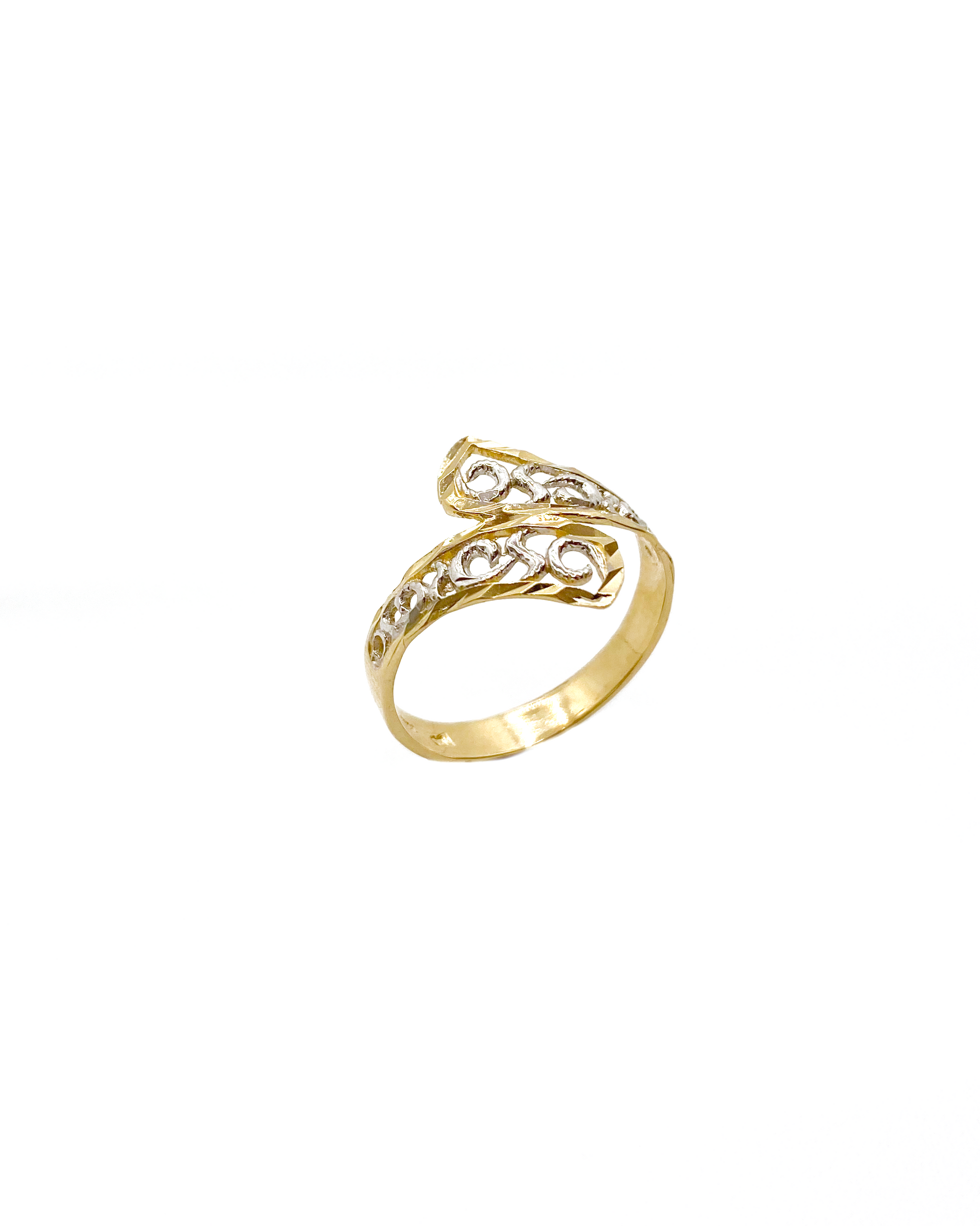 The Two-Toned Curve Ring