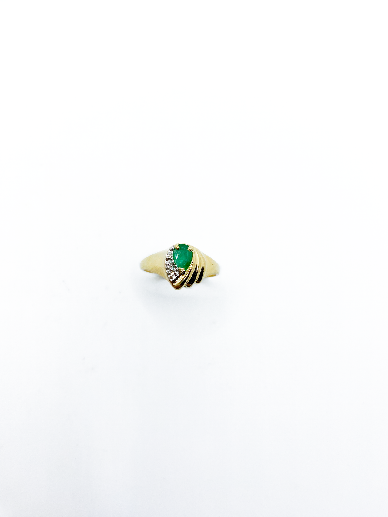 Emerald Diamond Ring