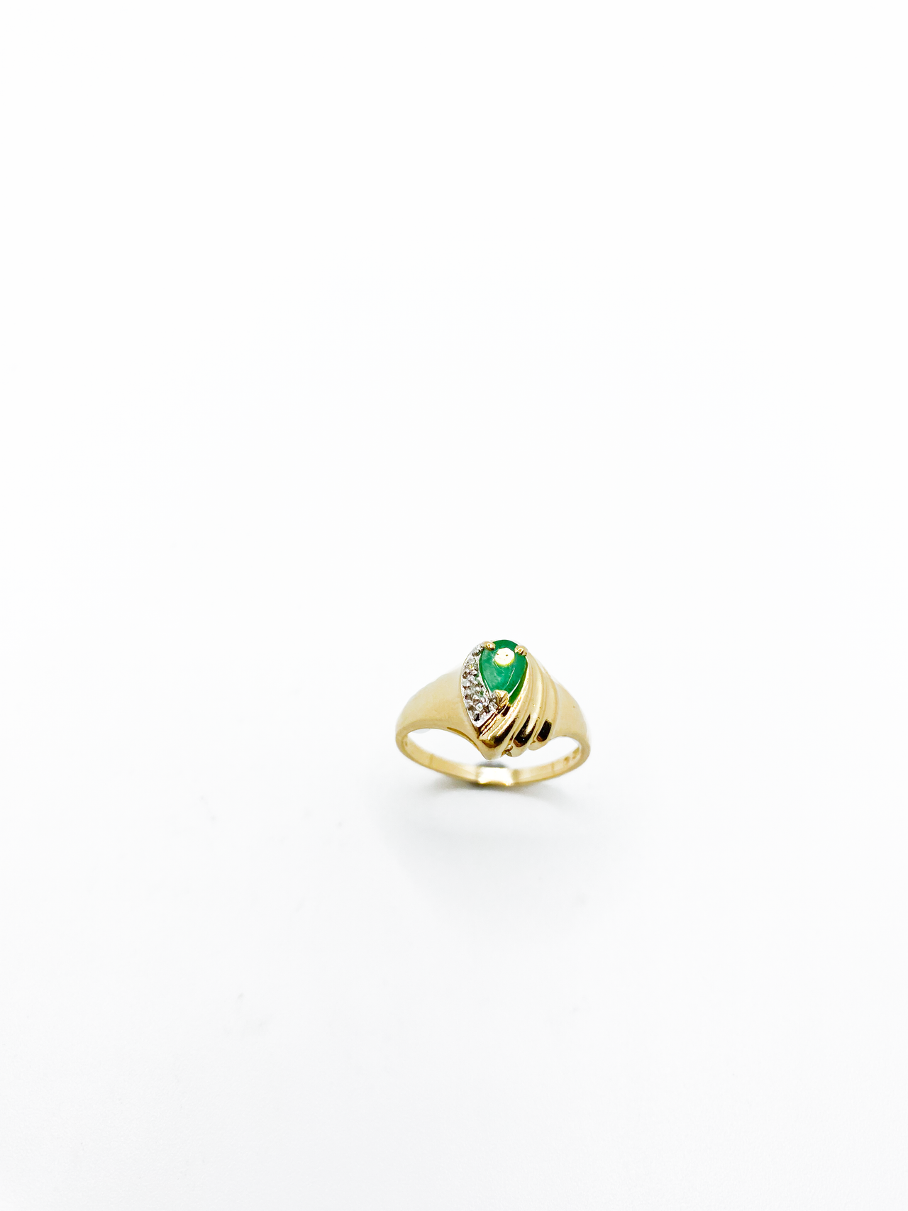 Emerald Diamond Ring